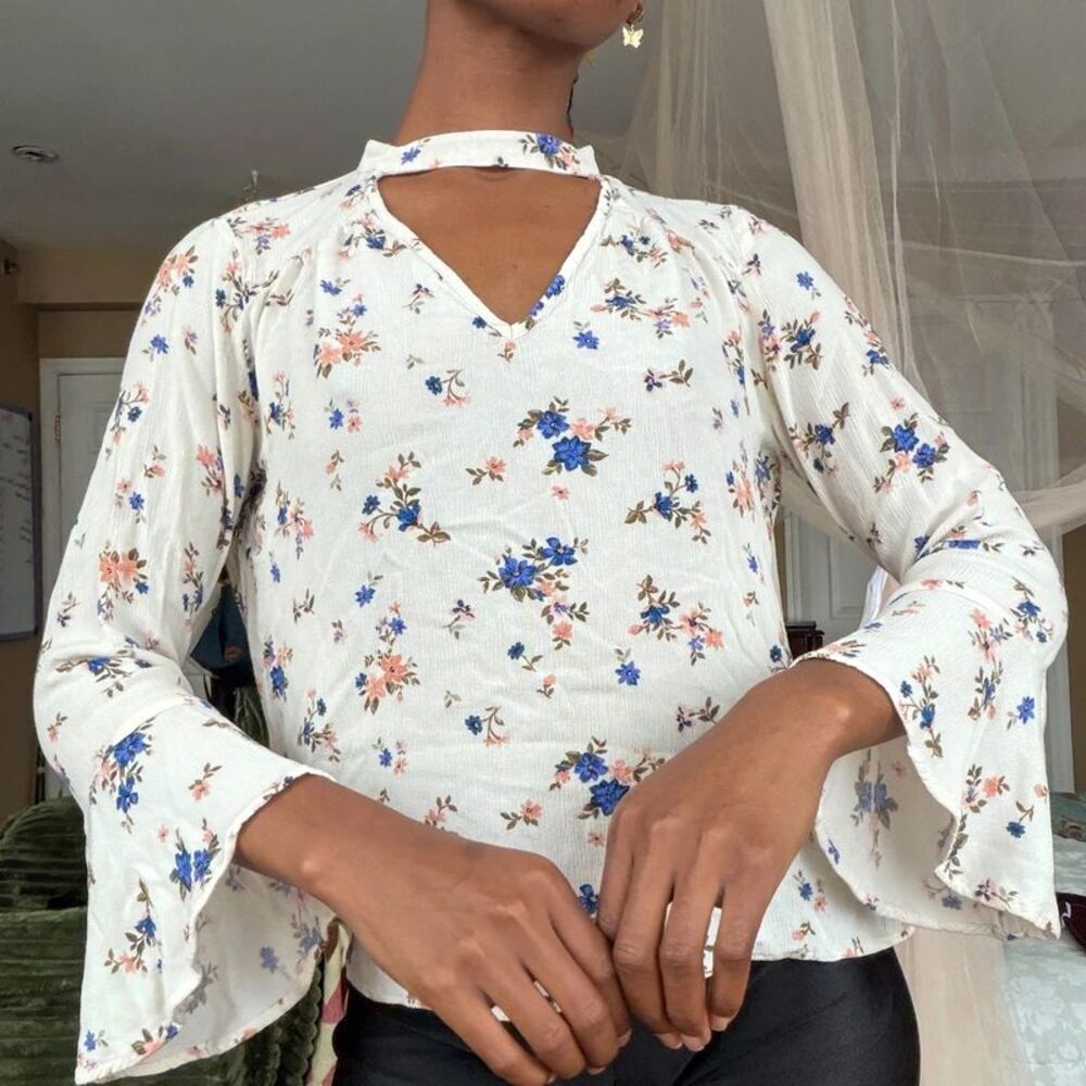 American Eagle Floral Bell Sleeve Blouse | Boho Peasant Top | Size M